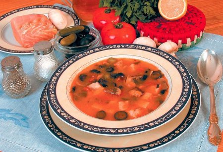 Суп по-болгарски из осетрины.