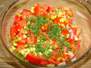 Салат из сельдерея с помидорами
