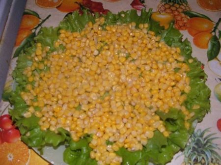 Салат с кукурузными хлопьями из авокадо