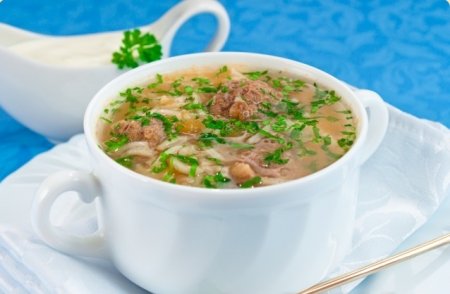 Томатный суп с рисом и фрикадельками