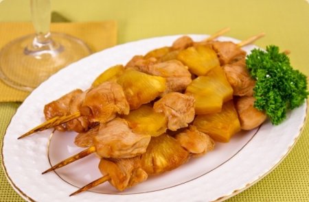 Шашлычки «Домашние» с куриным филе и ананасами