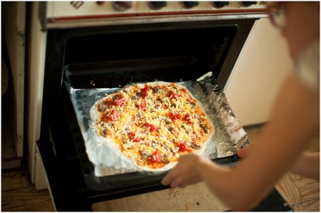 Как правильно хранить и разогревать пиццу?